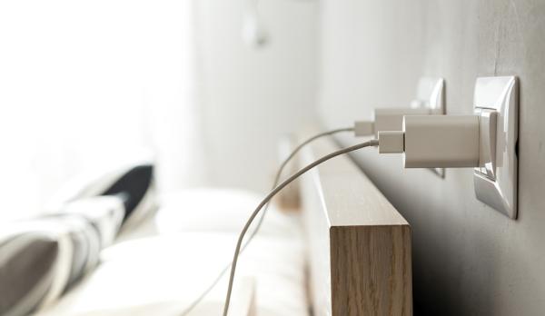 手機整夜充電可行嗎？有啥注意事項？這幾點要掌握